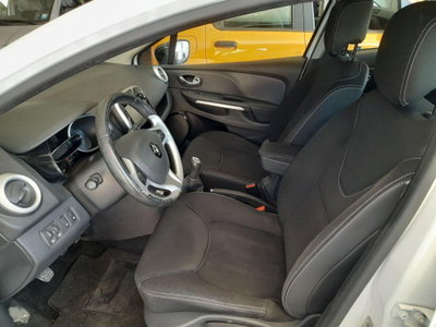 Renault Clio Sporter dCi 8V 90 CV Duel (9)