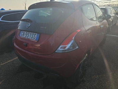 Lancia Ypsilon 1.0 FireFly 5 porte S&S Hybrid Ecochic A. Ferretti usata