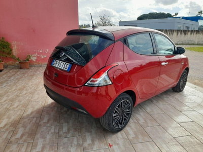 Lancia Ypsilon 1.0 FireFly 5 porte S&S Hybrid Ecochic Silver (5)