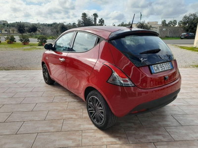 Lancia Ypsilon 1.0 FireFly 5 porte S&S Hybrid Ecochic Silver (6)