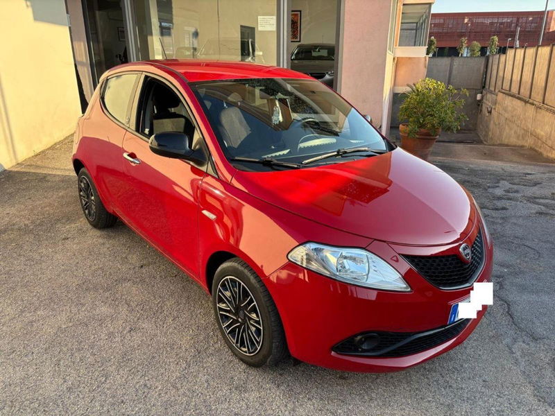 Lancia Ypsilon 1.2 69 CV 5 porte GPL Ecochic Silver