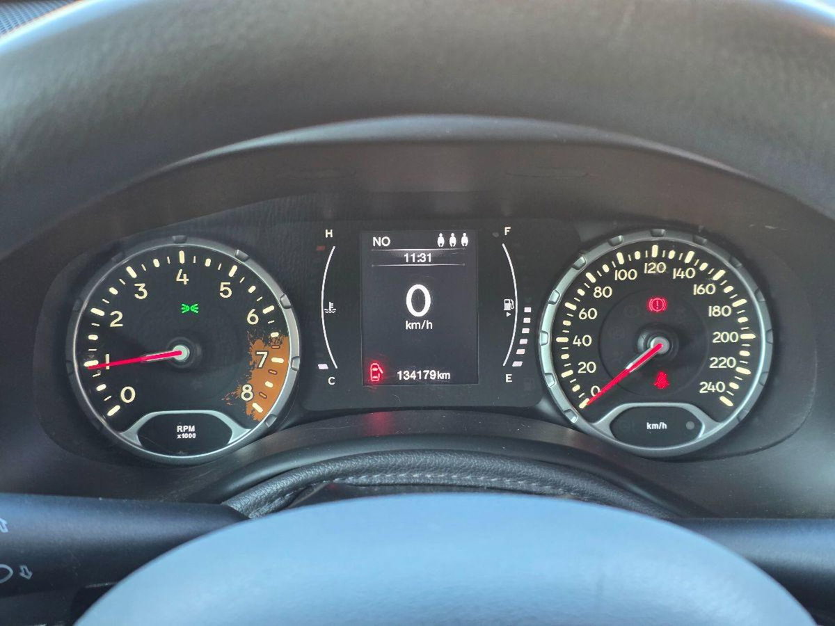 Jeep Renegade 1.6 E-TorQ EVO Sport (18)