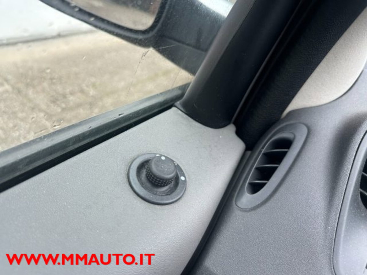 Renault Scenic E-Tech Electric 1.6 16V/105CV GPL Serie Speciale (9)