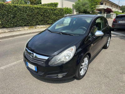 Opel Corsa 1.4 16V 3 porte aut. Sport usata