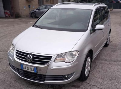 Volkswagen Touran TDI DPF DSG Highline usata