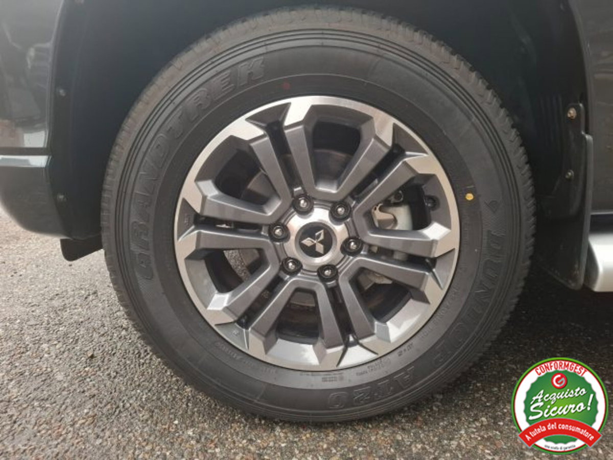 Mitsubishi L200 2.3 D Club Cab 4x4 Super Select Intense (8)