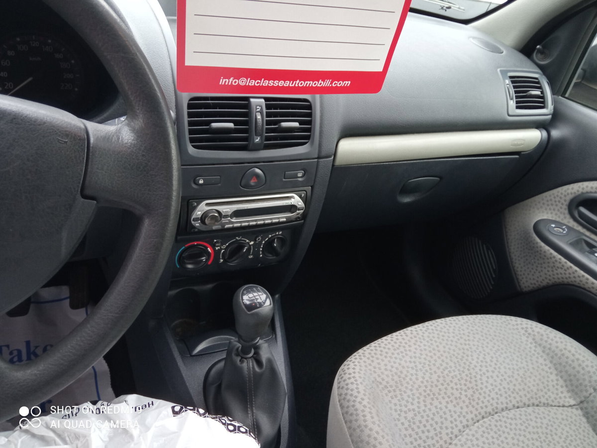 Renault Clio Storia 1.2 3 porte Dynamique (11)