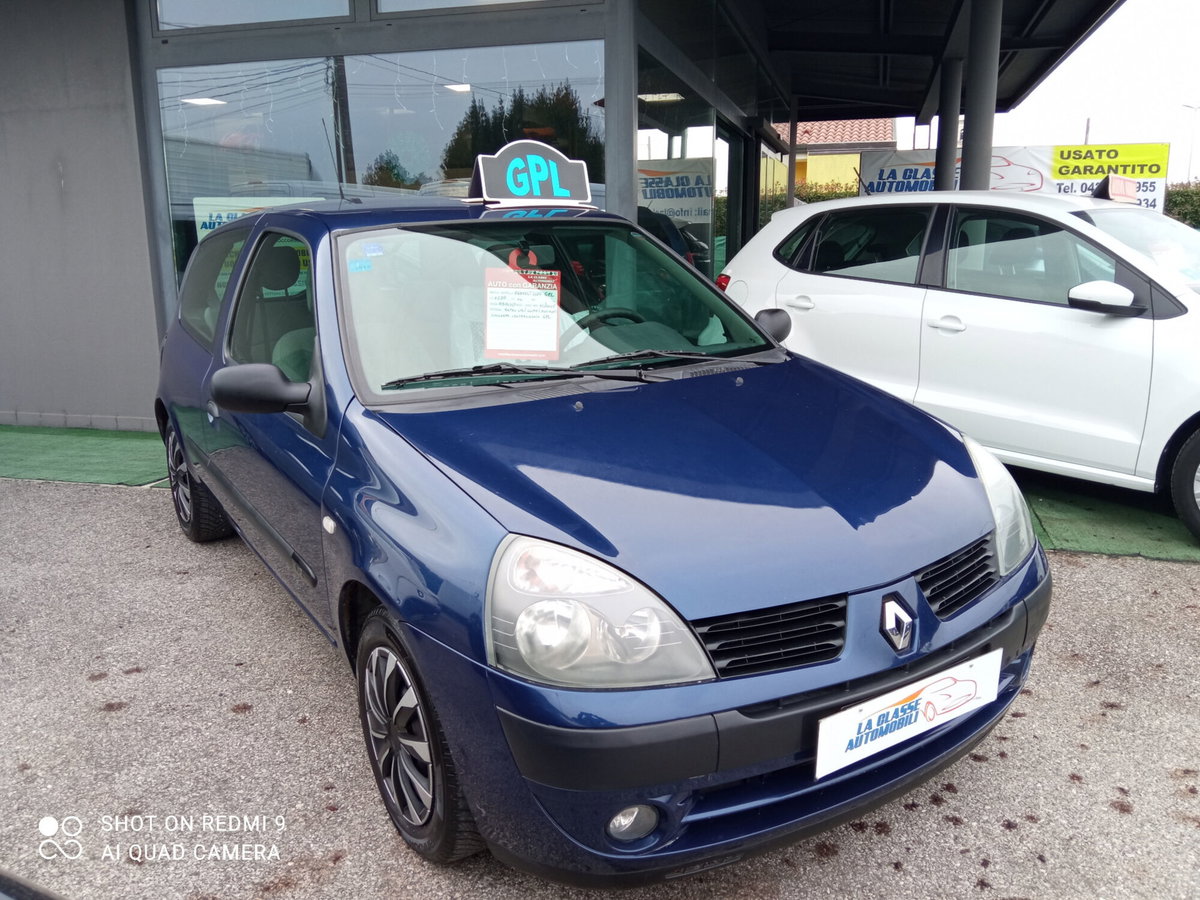 Renault Clio Storia 1.2 3 porte Dynamique (7)