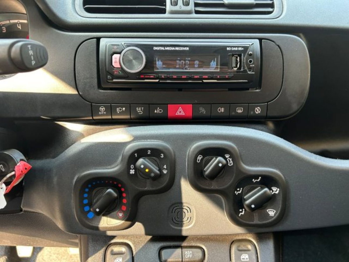 Fiat Panda 1.0 firefly hybrid s&s 70cv 5p.ti (9)