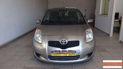 Toyota Yaris 16V cat 5 porte Sol usata
