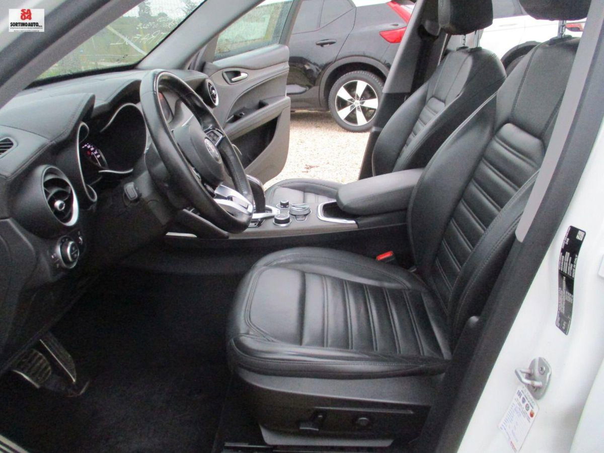 Alfa Romeo Stelvio Stelvio 2.2 Turbodiesel 190 CV AT8 Q4 Ti (16)