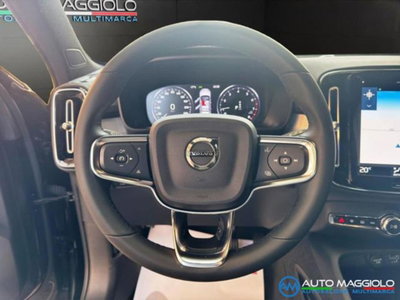 Volvo XC40 T2 automatico Core (13)