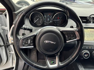 Jaguar E-Pace 2.0D 180 CV AWD aut. R-Dynamic SE (9)