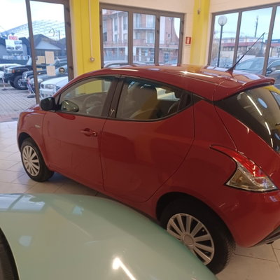 Lancia Ypsilon 0.9 TwinAir 85 CV 5 porte Metano Ecochic Elefantino (19)