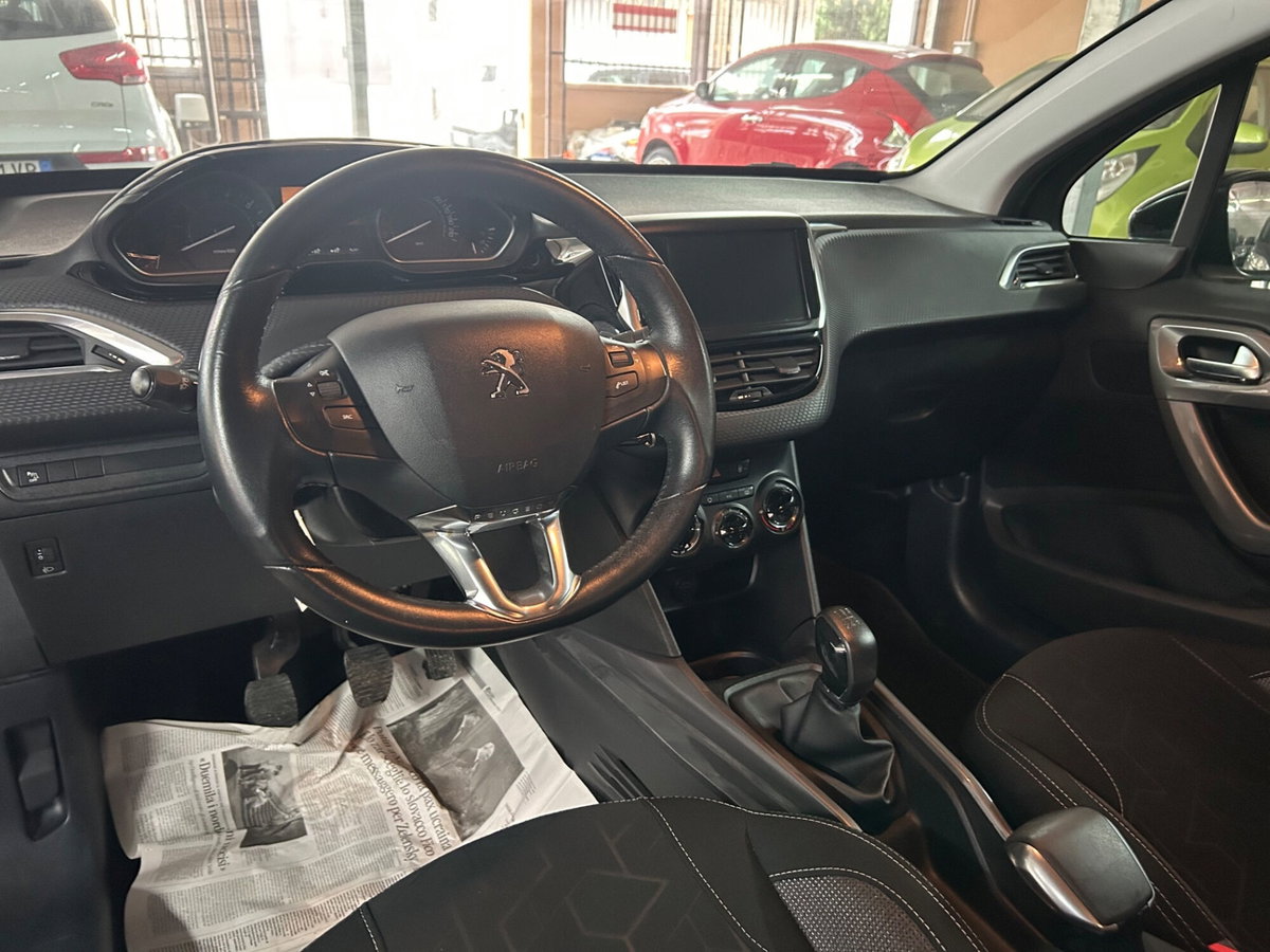 Peugeot 2008 VTi 82CV Allure (19)