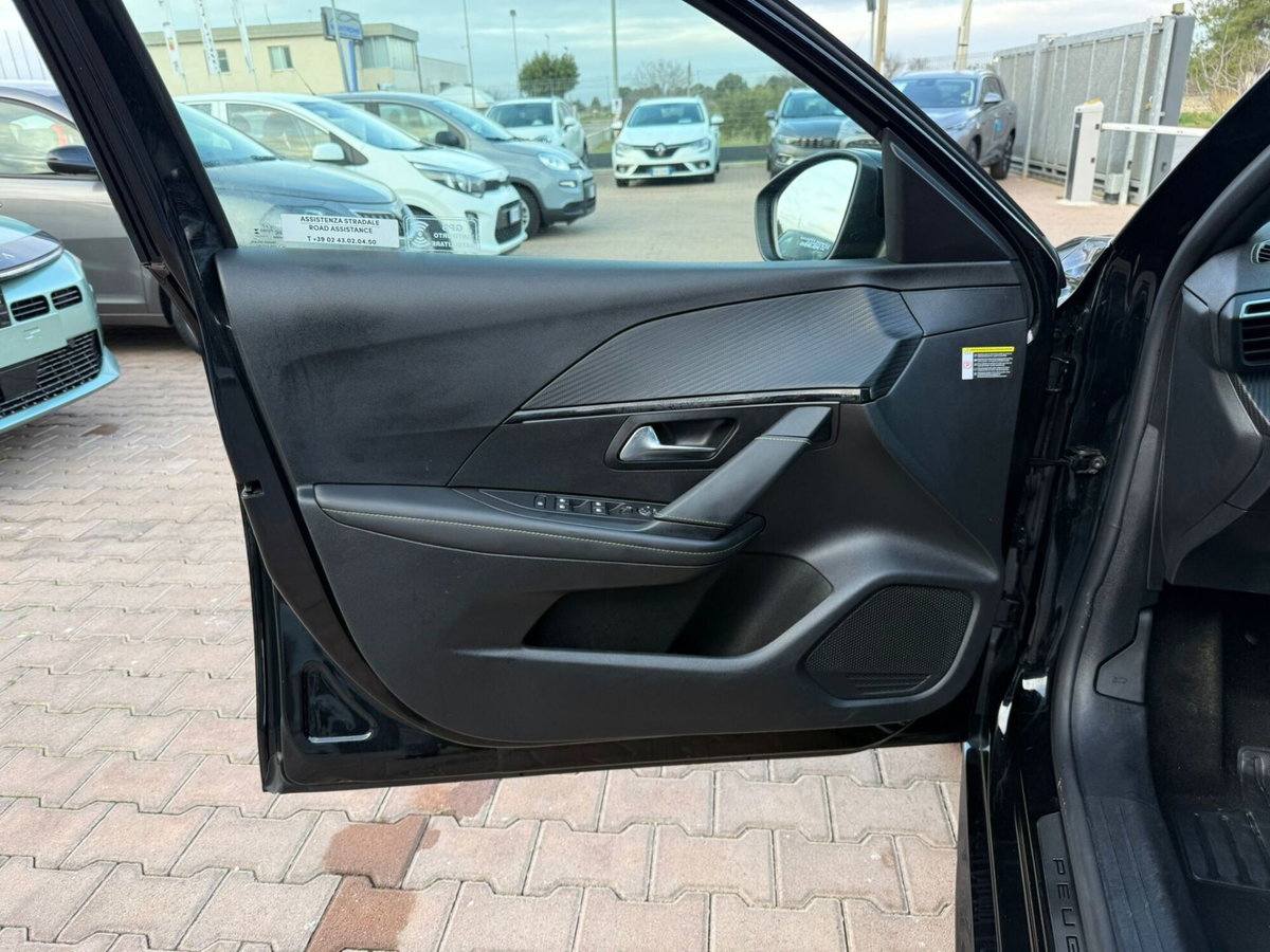 Peugeot 208 PureTech 100 Stop&Start 5 porte GT (10)