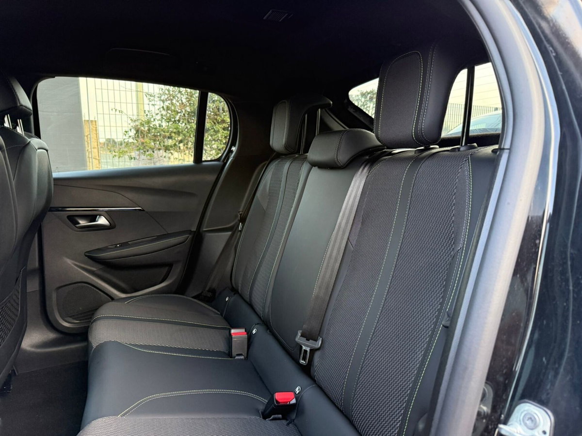 Peugeot 208 PureTech 100 Stop&Start 5 porte GT (14)