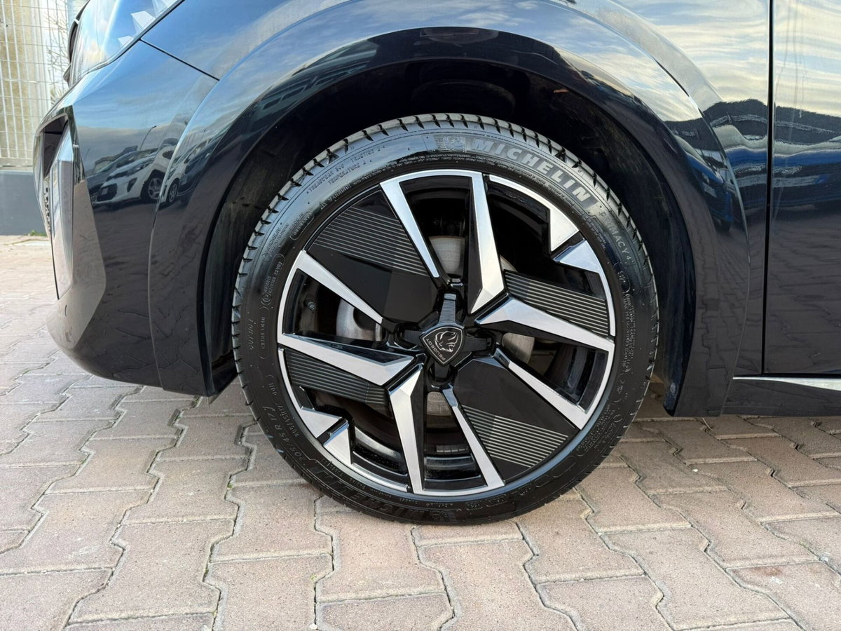 Peugeot 208 PureTech 100 Stop&Start 5 porte GT (9)