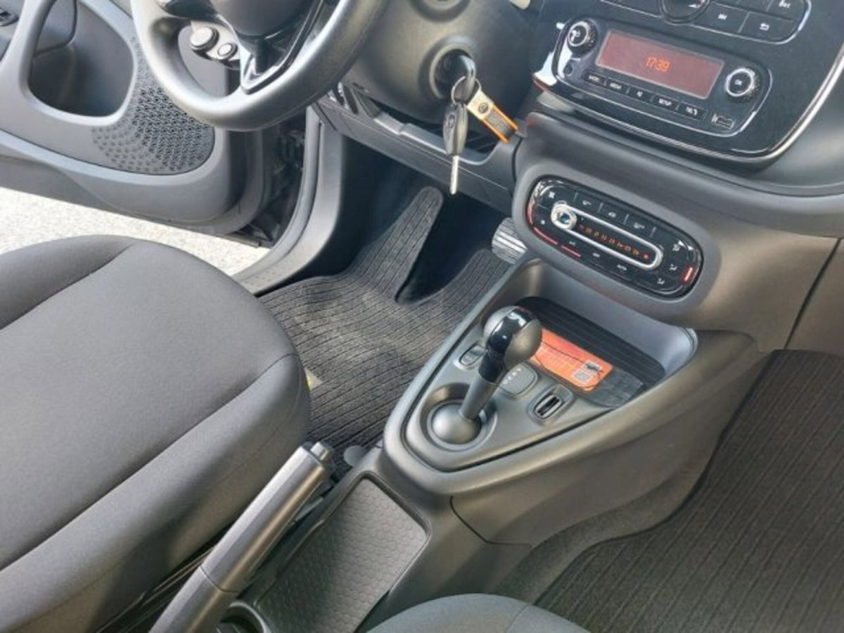 smart Fortwo EQ Bluedawn (22kW) (12)
