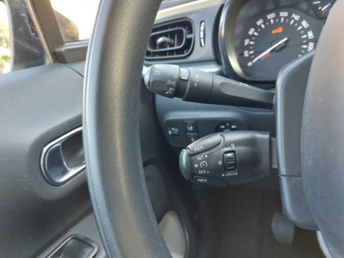 Citroen C3 BlueHDi 100 S&S Van Feel (18)