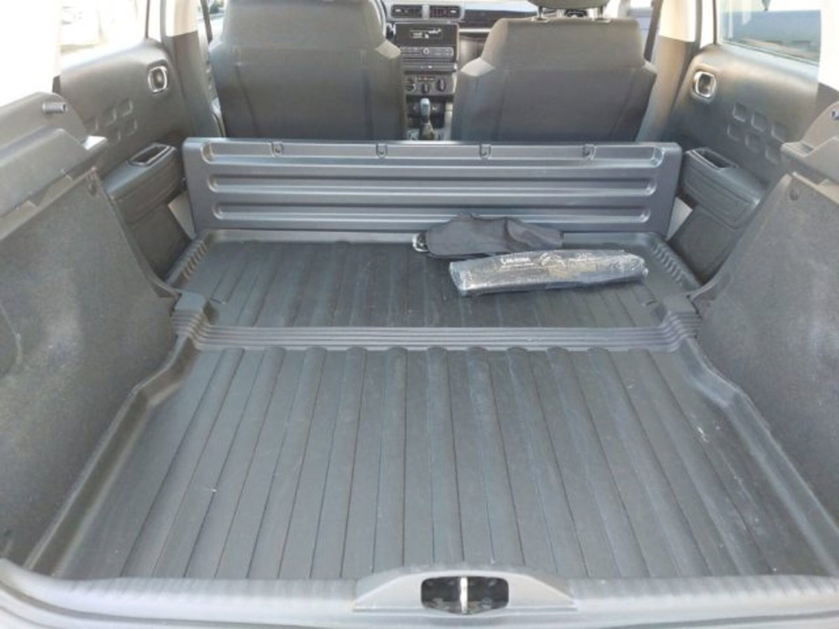 Citroen C3 BlueHDi 100 S&S Van Feel (9)