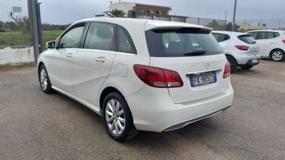 Mercedes-Benz Classe B 180 d Premium (12)
