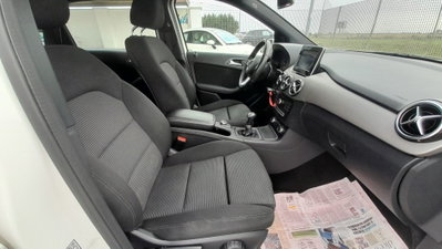 Mercedes-Benz Classe B 180 d Premium (5)