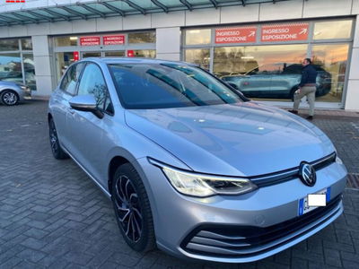 Volkswagen Golf 1.0 eTSI EVO DSG Life usata