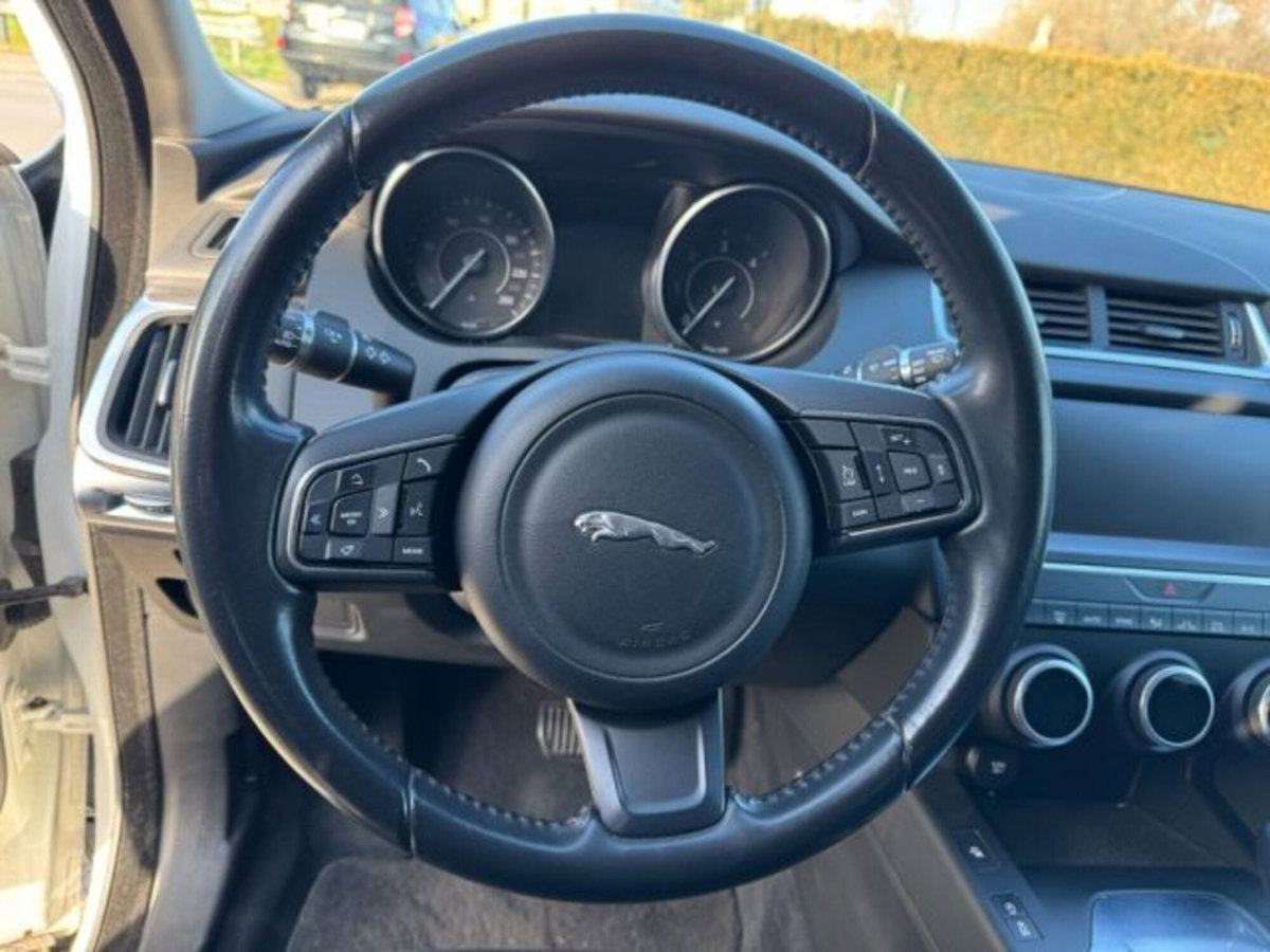 Jaguar E-Pace 2.0D 180 CV AWD aut. (12)