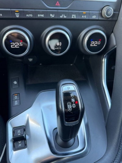 Jaguar E-Pace 2.0D 180 CV AWD aut. (14)