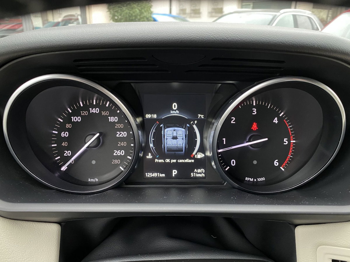 Land Rover Range Rover 3.0 TDV6 HSE (15)