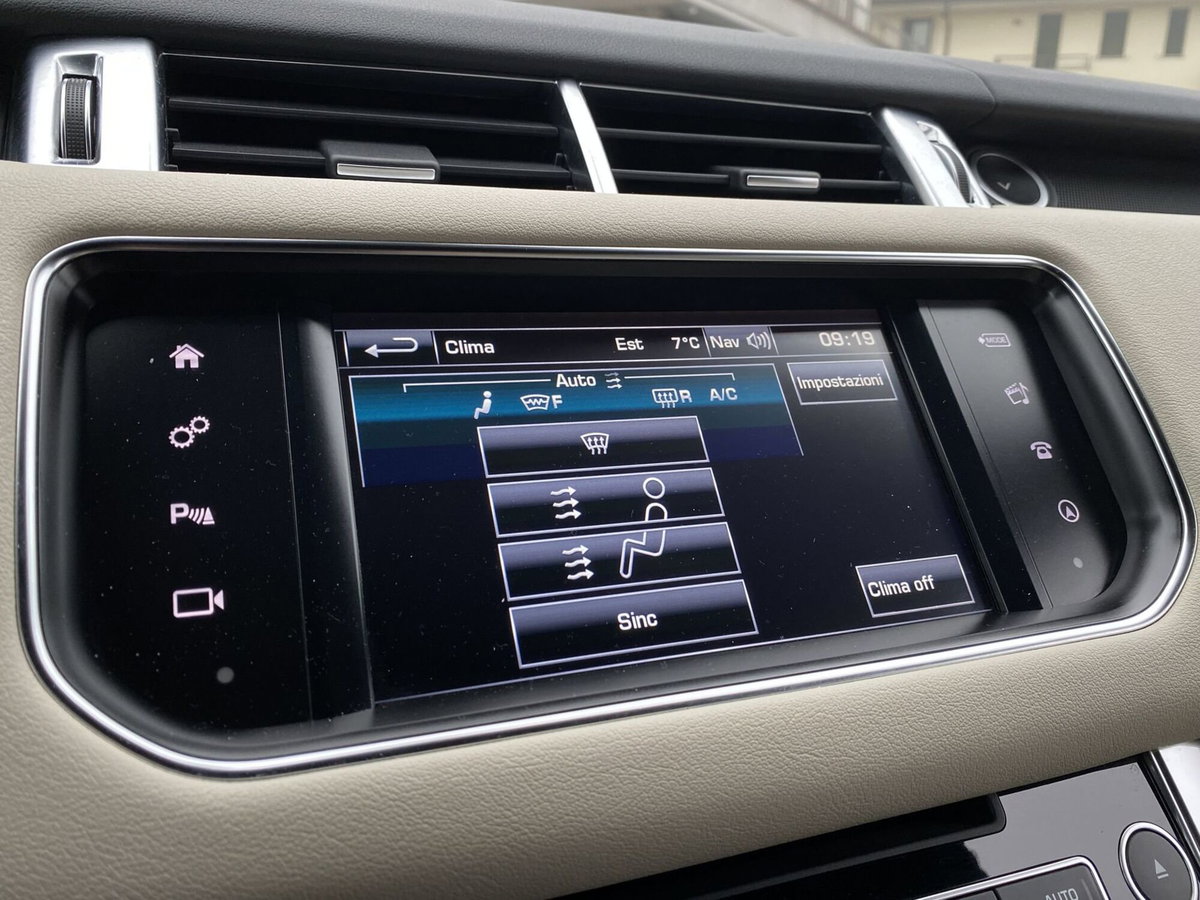 Land Rover Range Rover 3.0 TDV6 HSE (19)