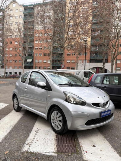 Toyota Aygo 1.0 12V VVT-i 3 porte Sol usata