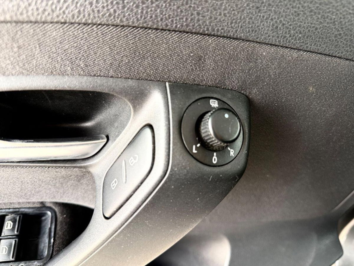 Volkswagen Polo 1.6 TDI 90CV DPF DSG 5 porte Highline (11)