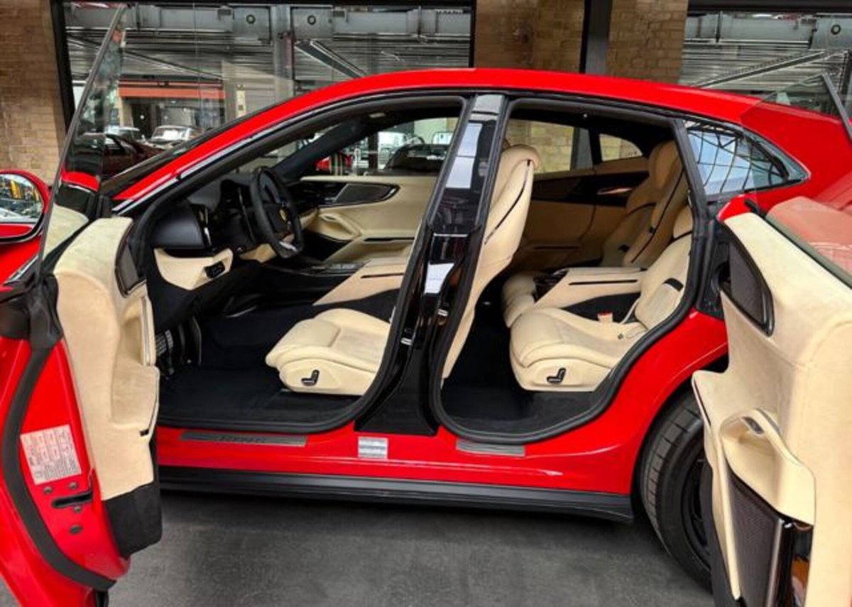 Ferrari Purosangue 6.5 (8)