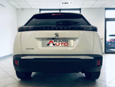 Peugeot 2008 BlueHDi 100 S&S Allure Navi Pack (6)