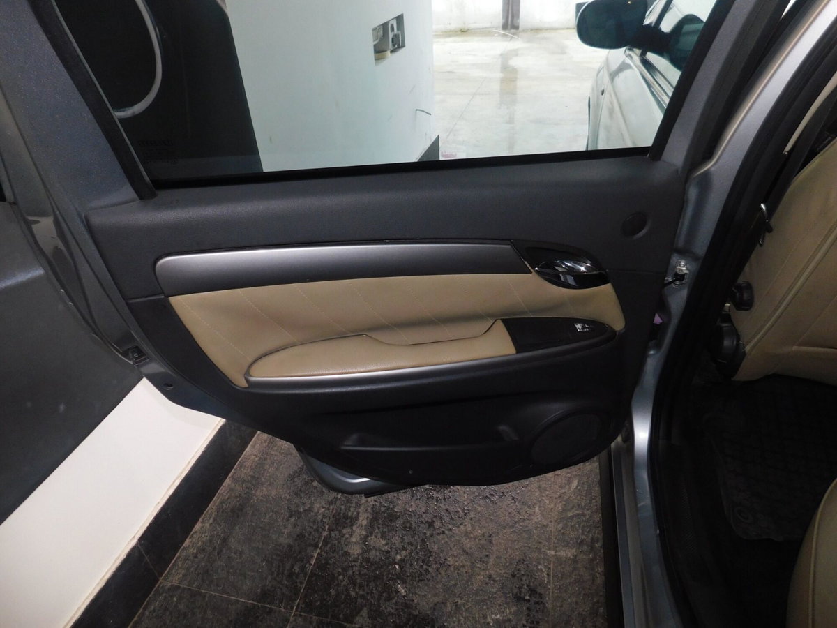 Fiat Croma 1.9 Multijet Emotion (11)