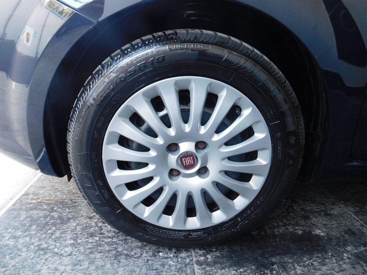 Fiat Punto 1.3 MJT II S&S 85 CV 5 porte ECO Lounge (9)