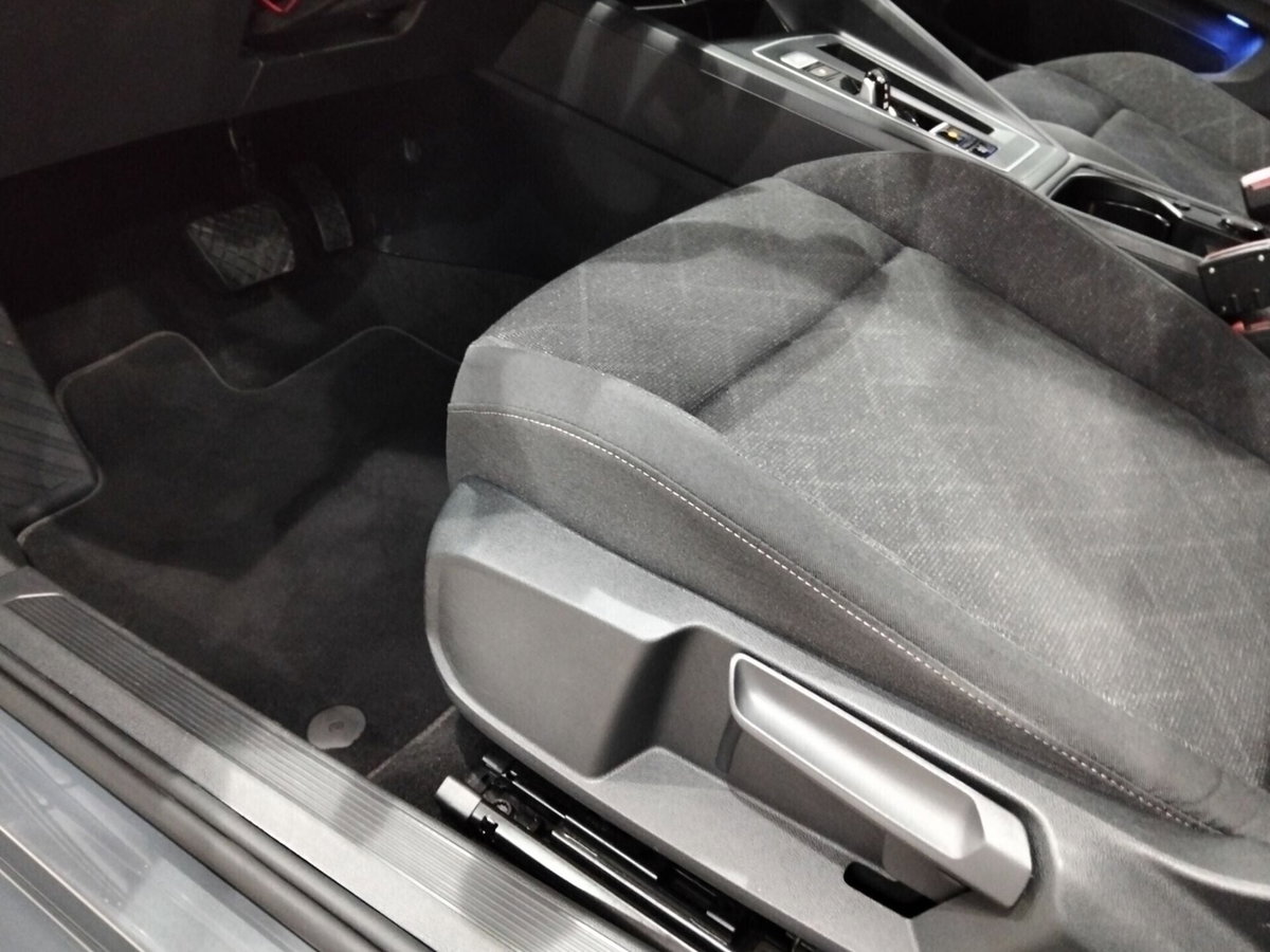 Volkswagen Golf 2.0 TDI DSG SCR Style (14)