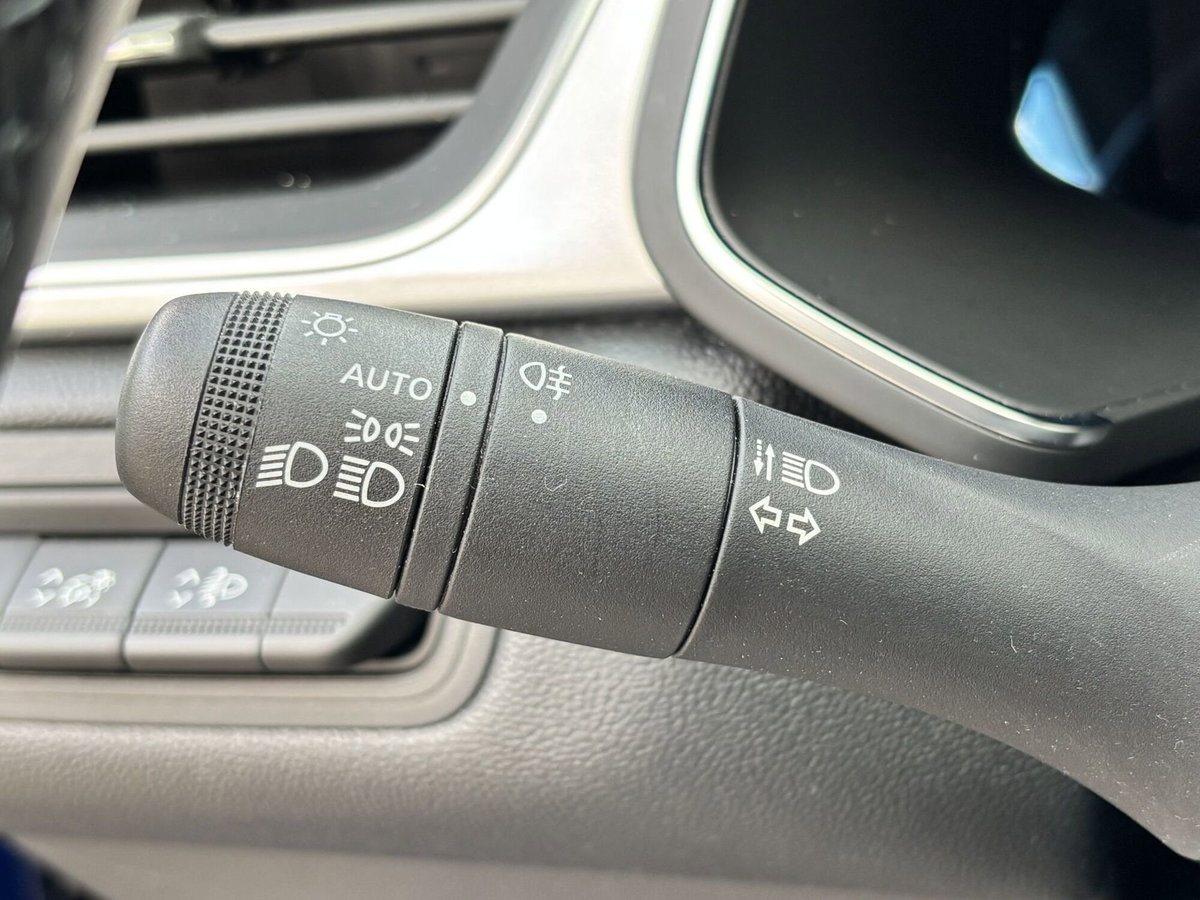 Renault Captur Full Hybrid E-Tech 145 CV Techno (17)
