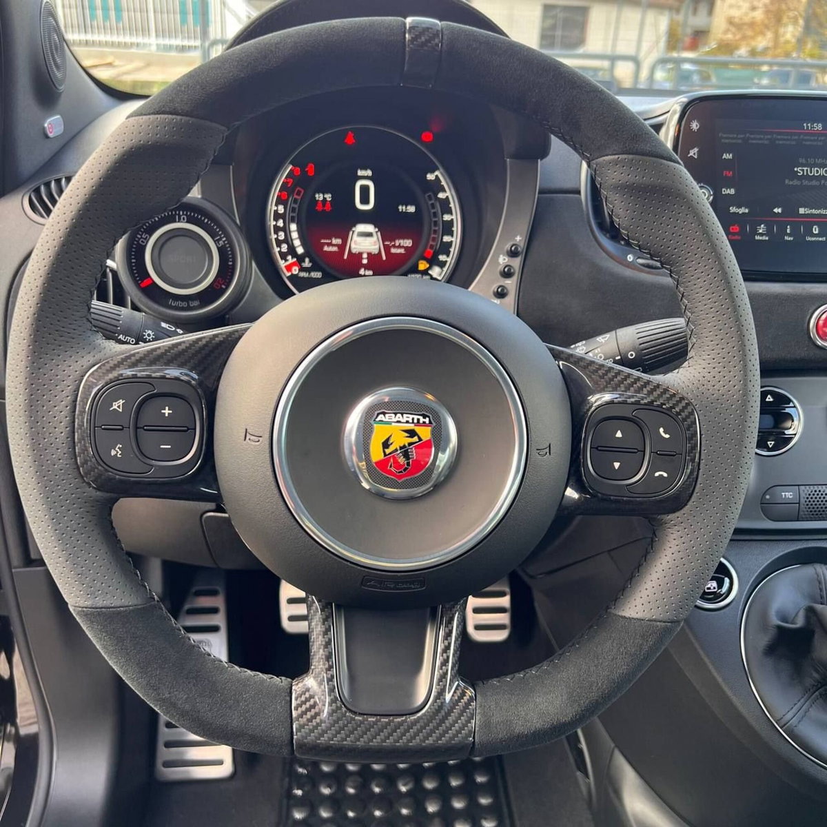 Abarth 695 1.4 t-jet 75° Anniversario 180cv (14)