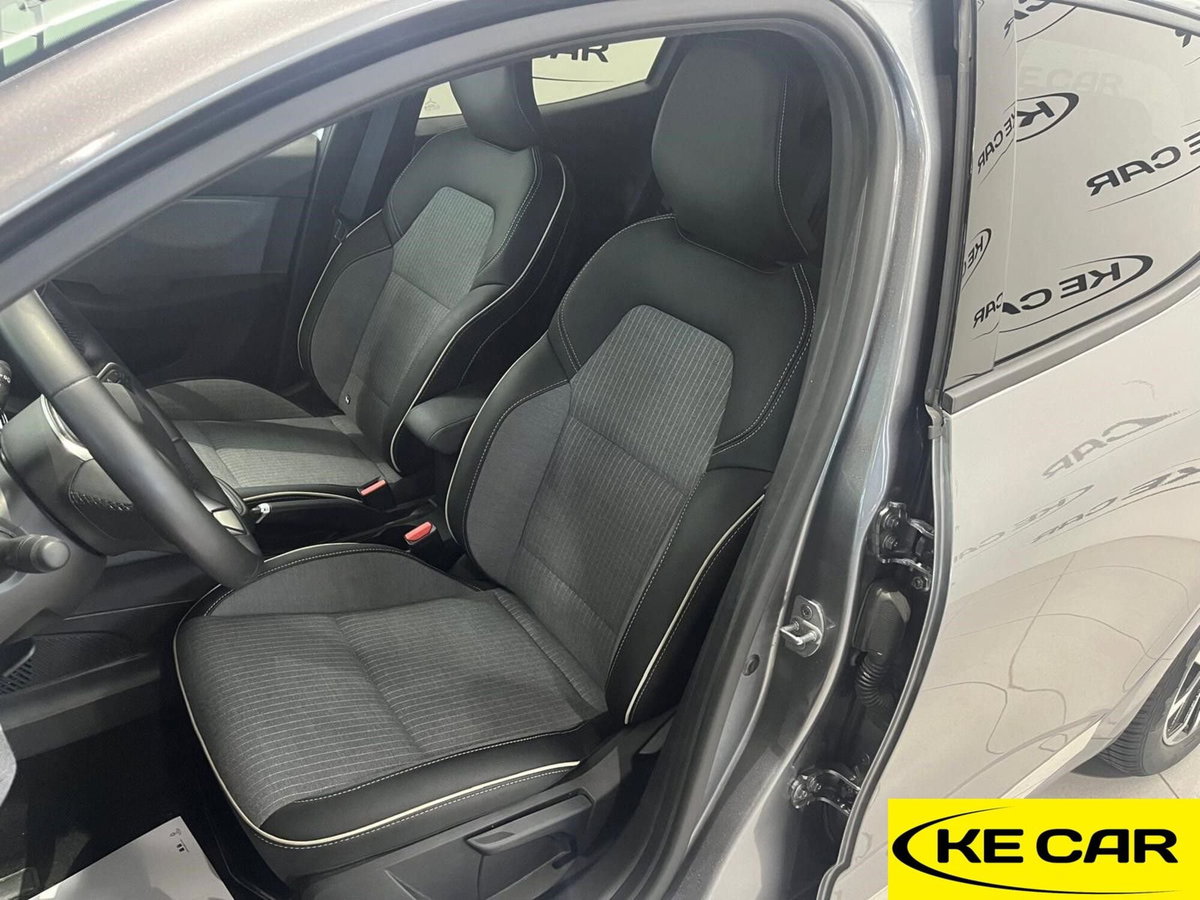 Renault Clio TCe 90 CV 5 porte Techno (15)