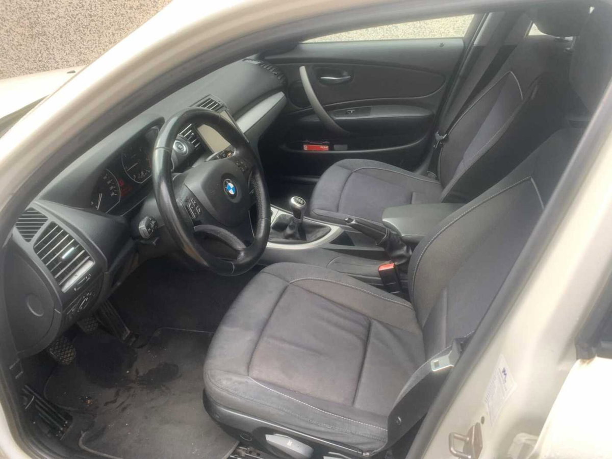 BMW Serie 1 116d 2.0 116CV cat 5 porte Futura DPF (11)