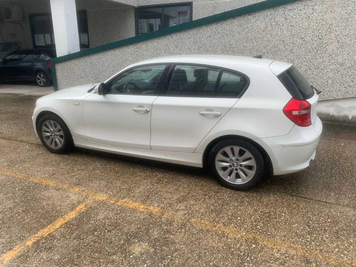 BMW Serie 1 116d 2.0 116CV cat 5 porte Futura DPF (12)