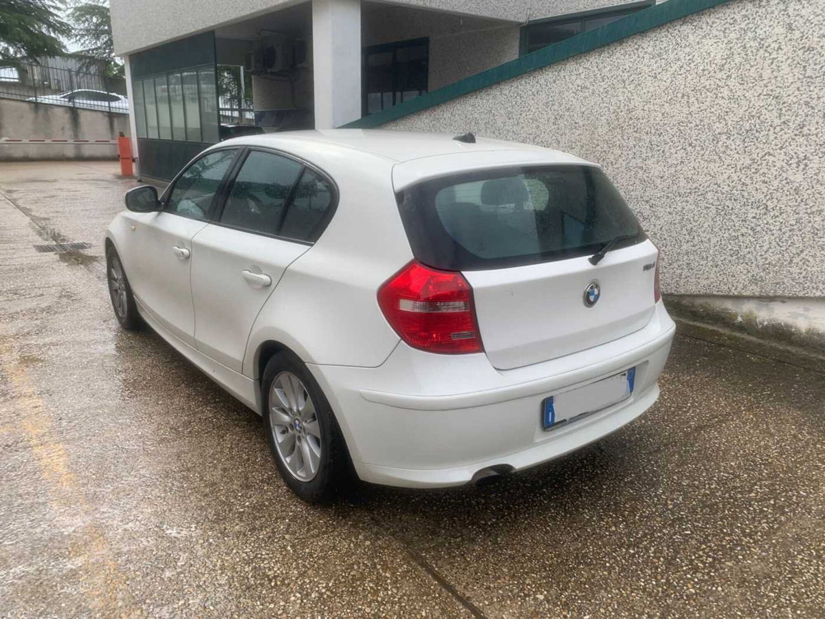 BMW Serie 1 116d 2.0 116CV cat 5 porte Futura DPF (4)