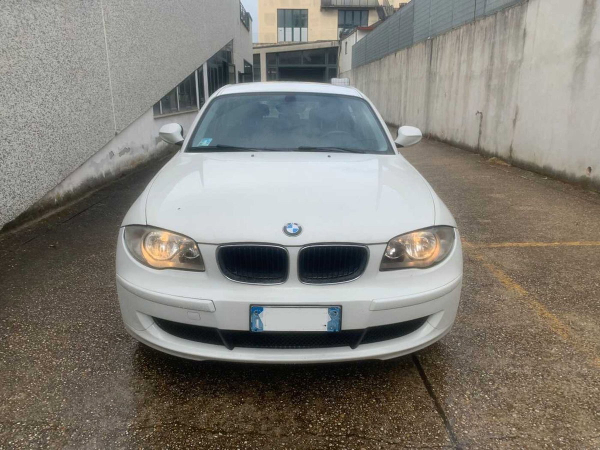 BMW Serie 1 116d 2.0 116CV cat 5 porte Futura DPF (5)