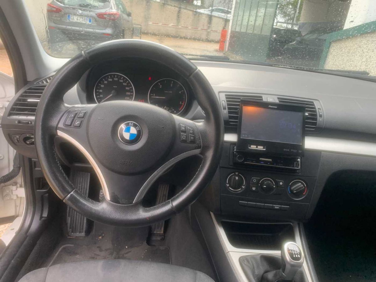 BMW Serie 1 116d 2.0 116CV cat 5 porte Futura DPF (9)