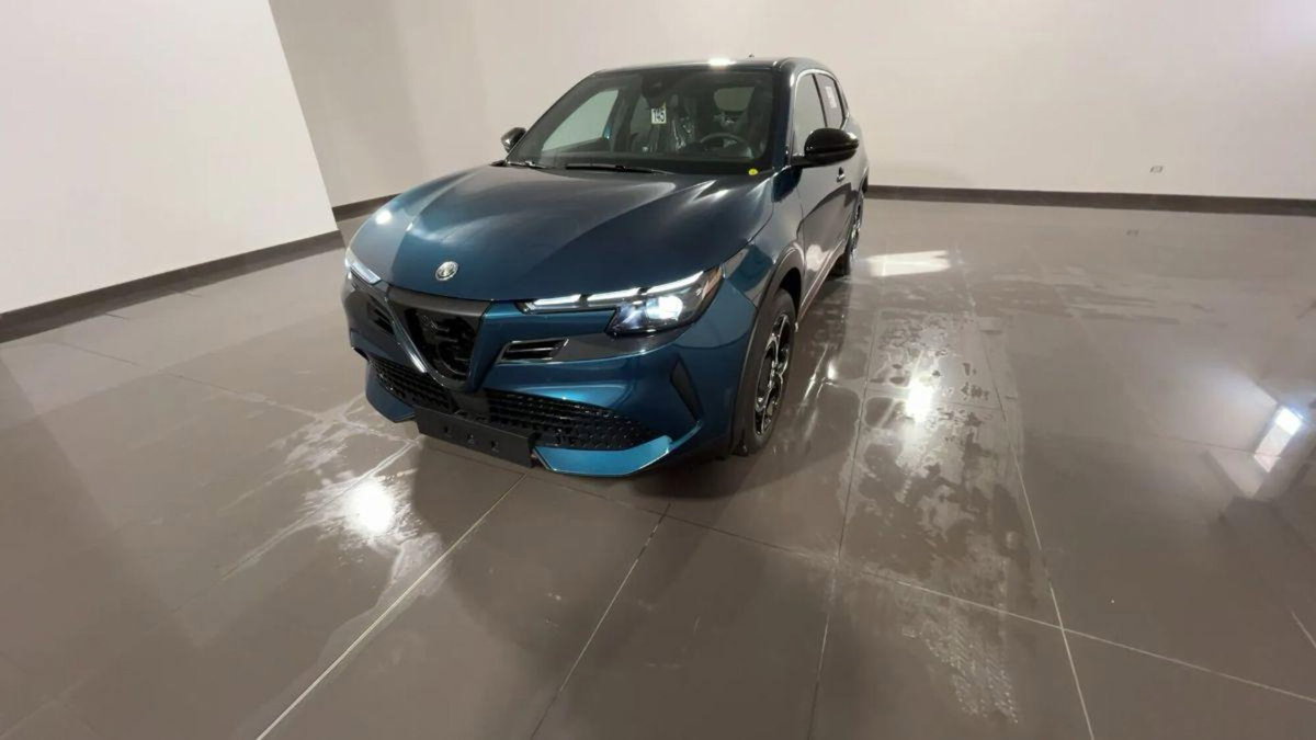 Alfa Romeo Junior elettrica Speciale 156cv
