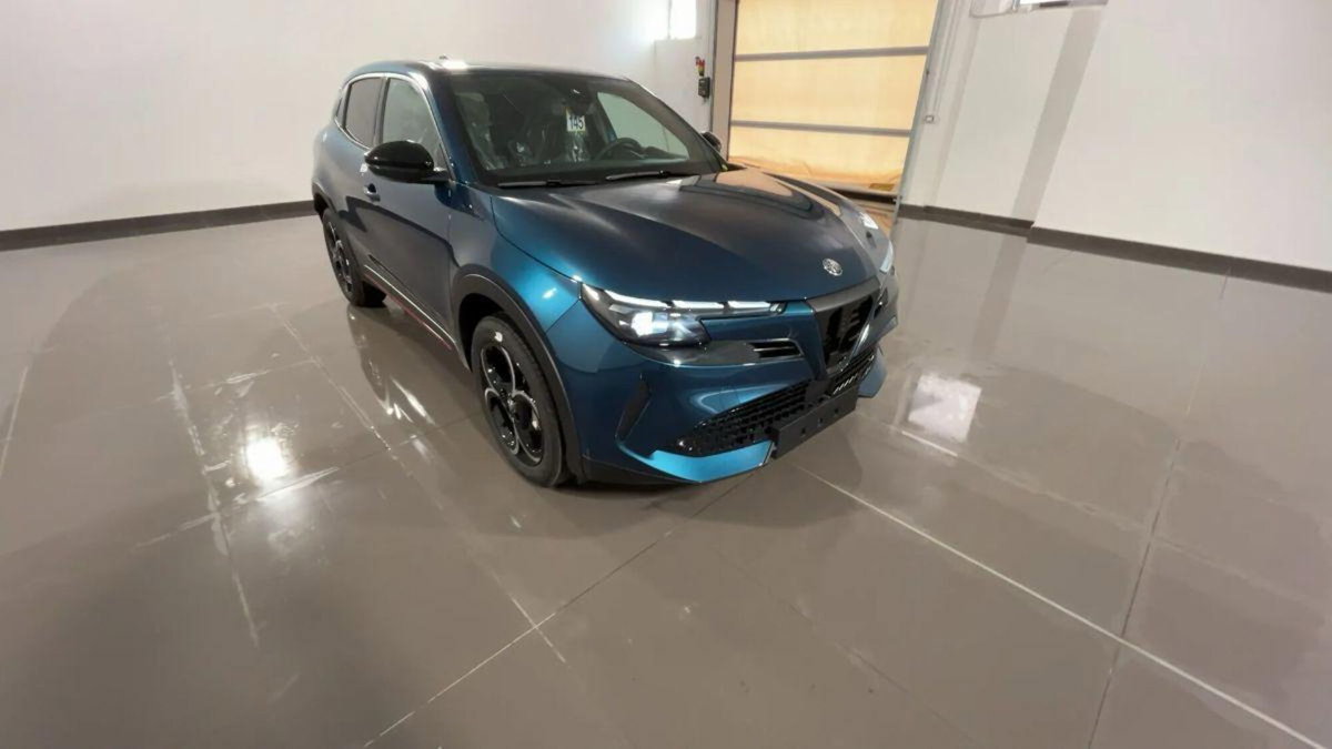 Alfa Romeo Junior elettrica Speciale 156cv (2)