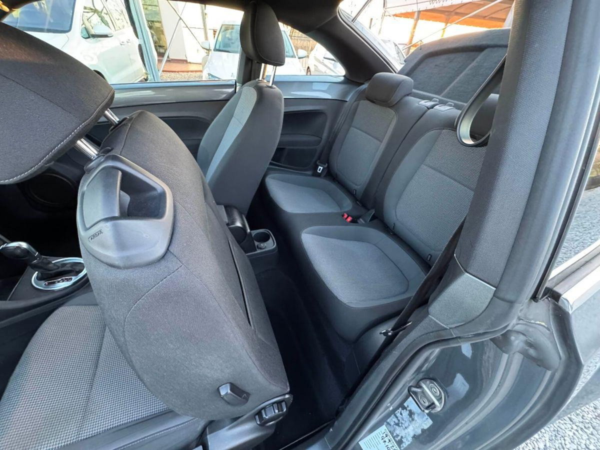 Volkswagen Maggiolino 1.6 TDI DSG Design (13)